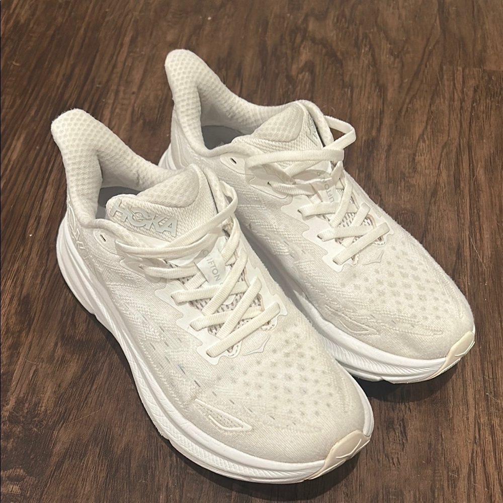 Hoka One One Clifton 9